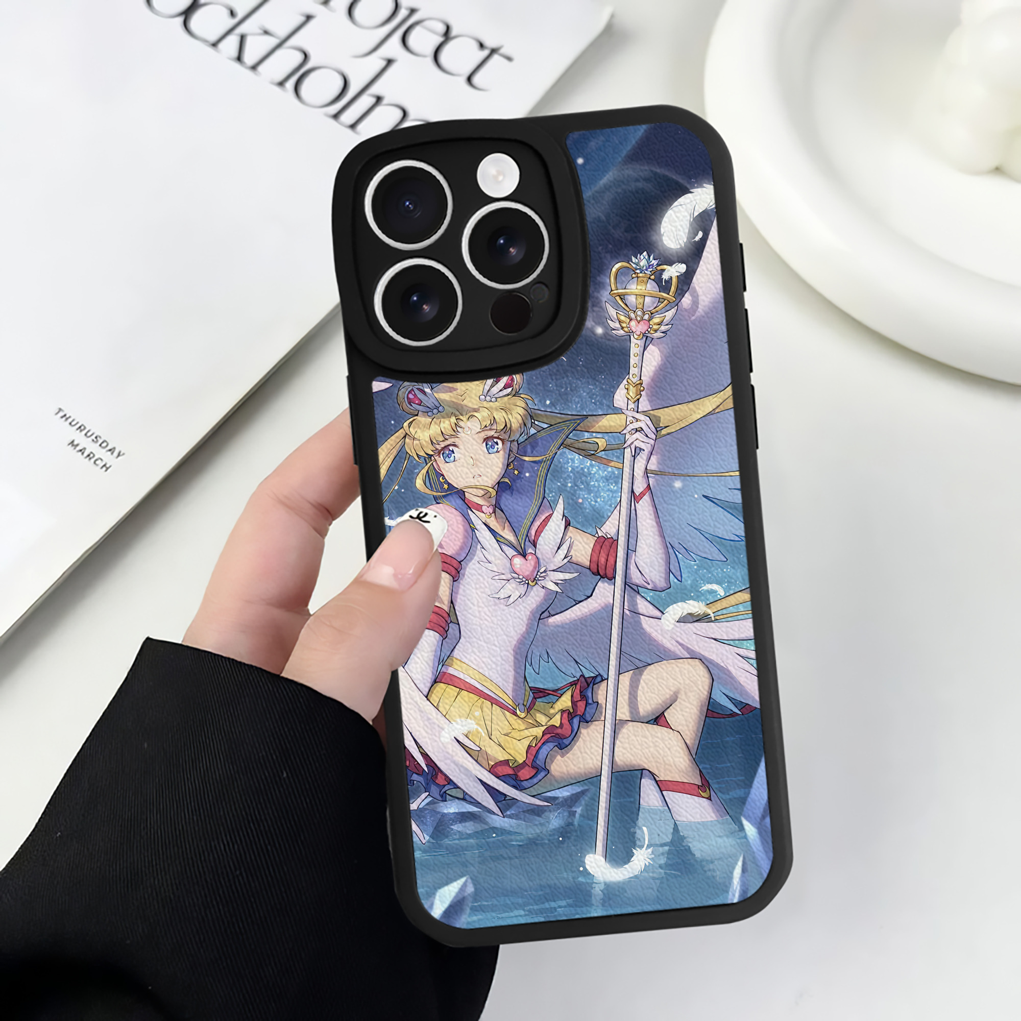 （画像用） 美少女戦士セーラームーン Sailor Moon 【iPhone 16シリーズ対応】シリコンスマホケース（レザー調） 材質：シリコン